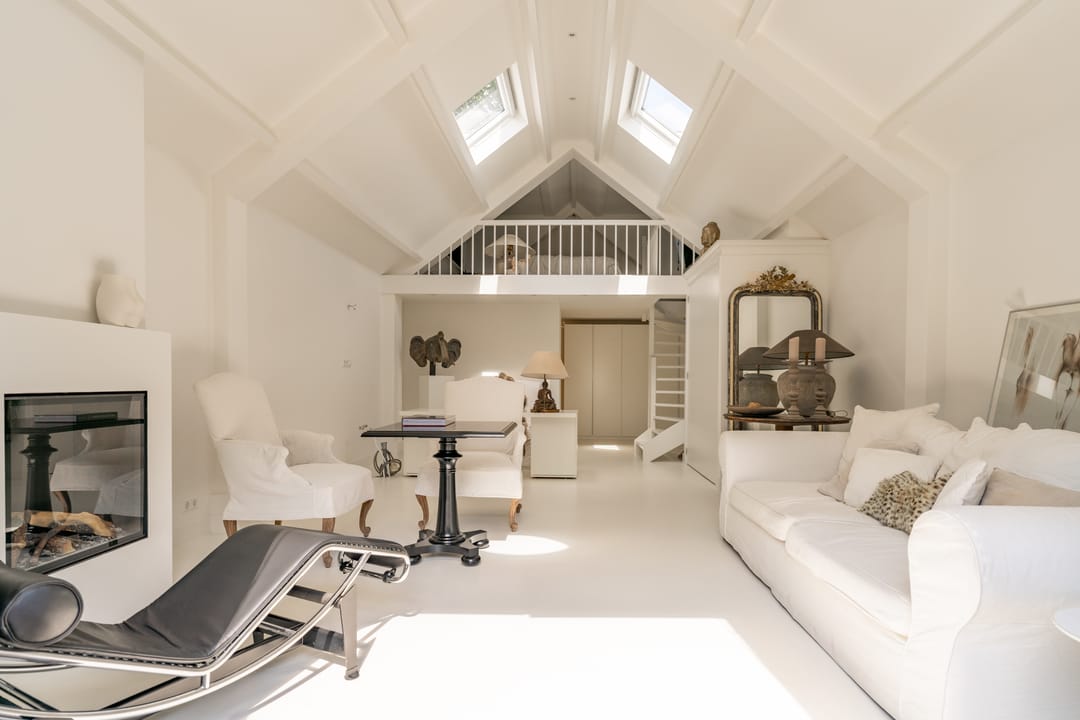 Characterful Village Home with Garden Studio in Huizen Old Village