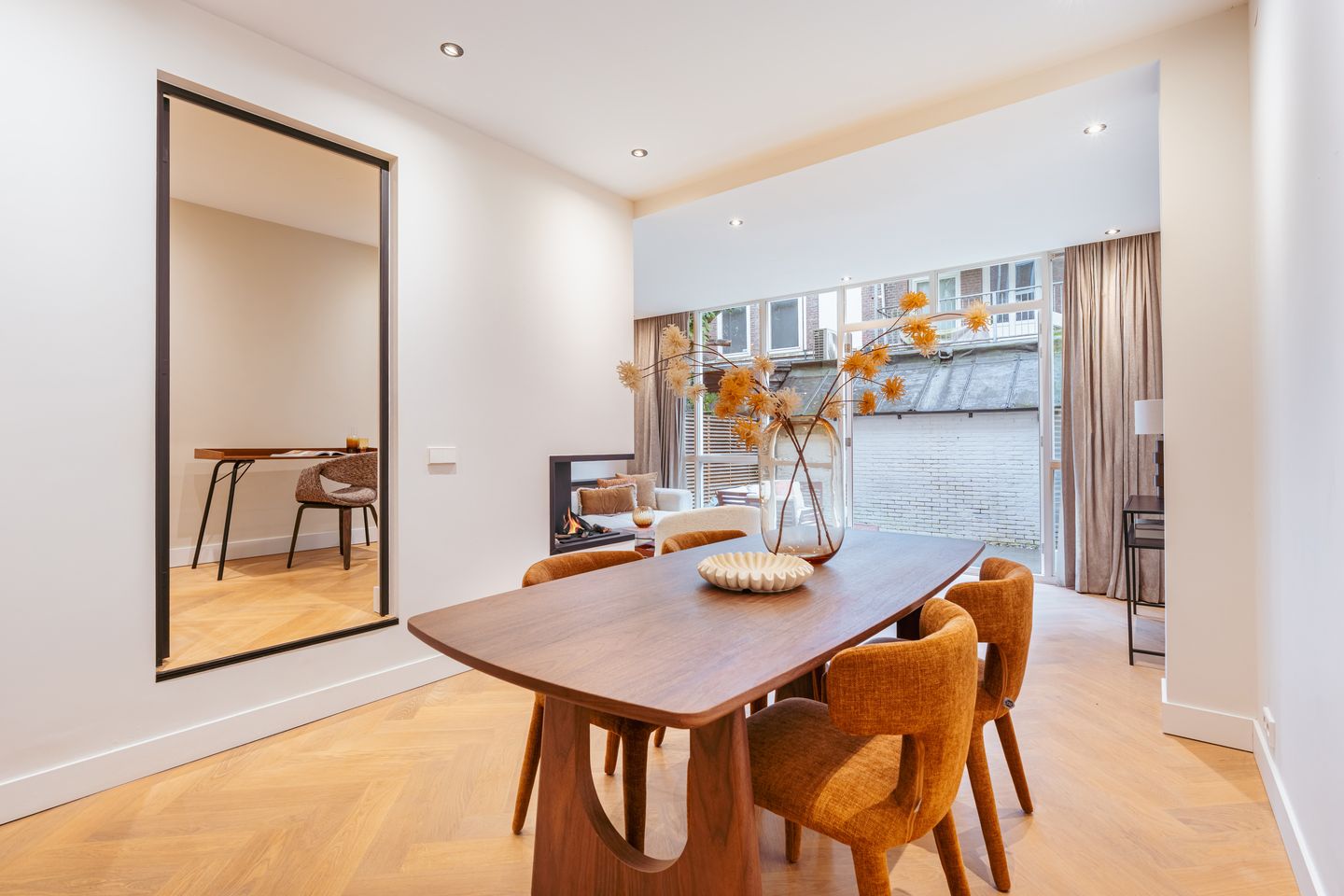 Stylish renovated ground floor apartment with sunny garden in De Pijp — 14