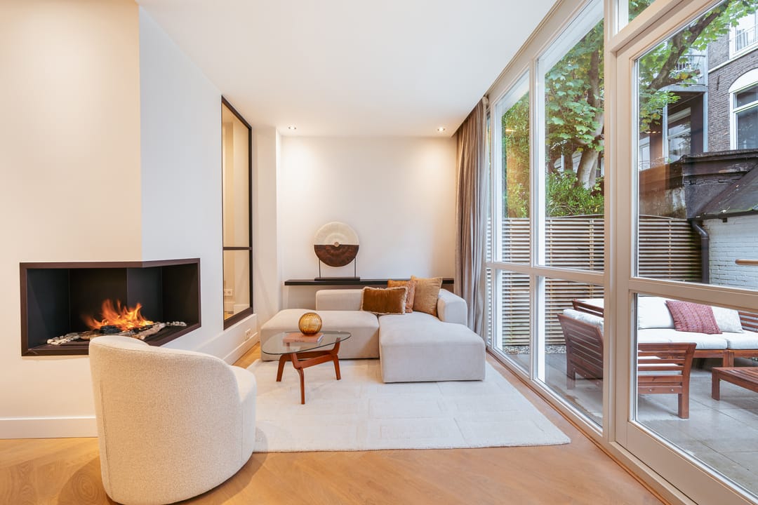 Stylish renovated ground floor apartment with sunny garden in De Pijp — 17