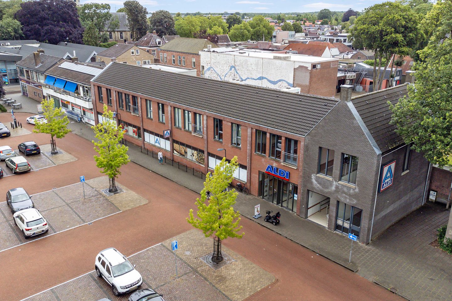 Bekijk foto 2 van Van der Sandeplein 2