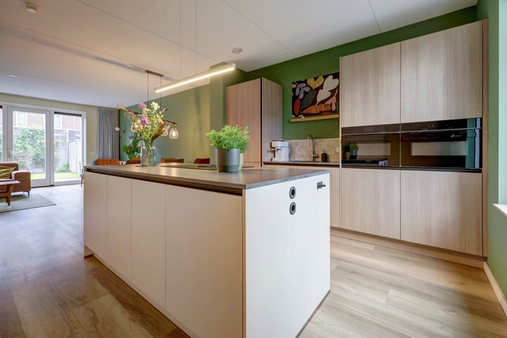 Tussenwoning te koop: Vliedbergweg 11, Vlijmen