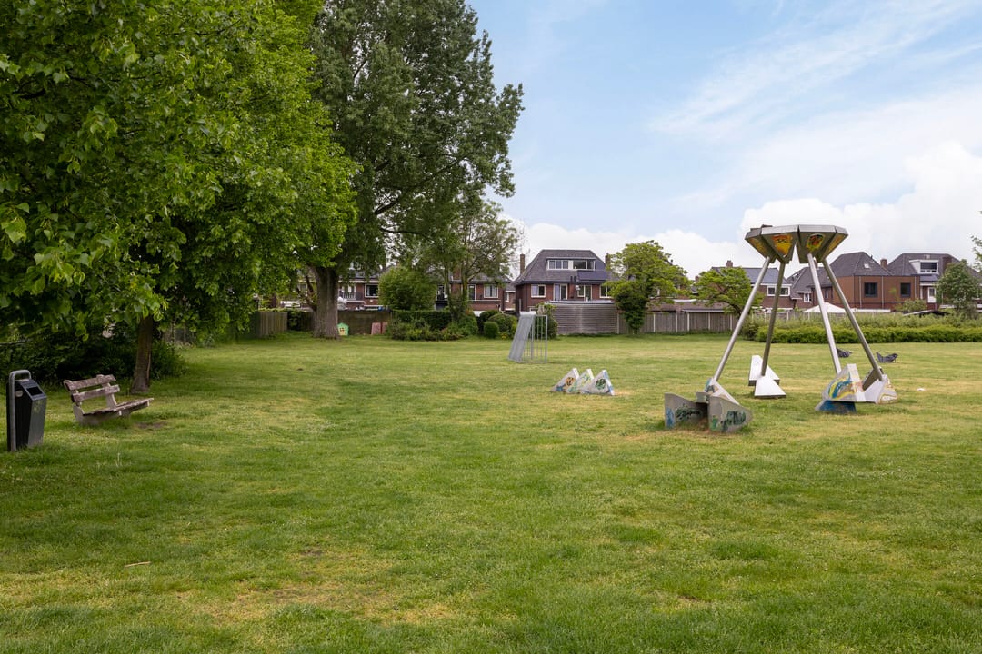 Photo 38 of Bernardstraat 40