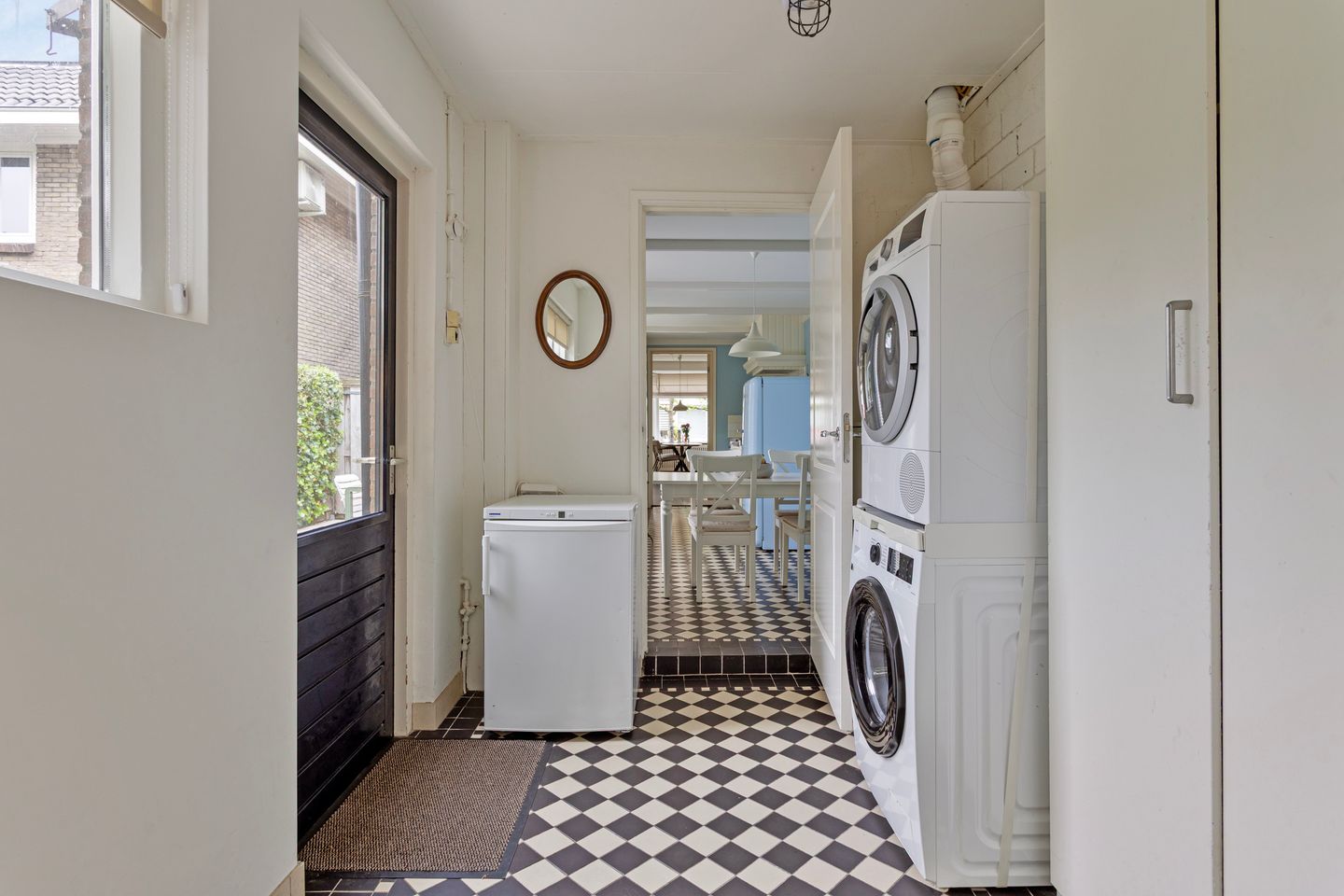 Photo 20 of Bernardstraat 40