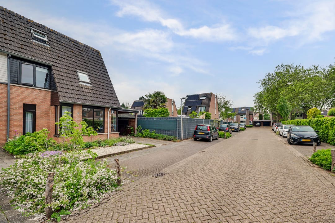 Charming Semi-Detached Home with Garden Room and Modern Kitchen in Vlijmen — 47