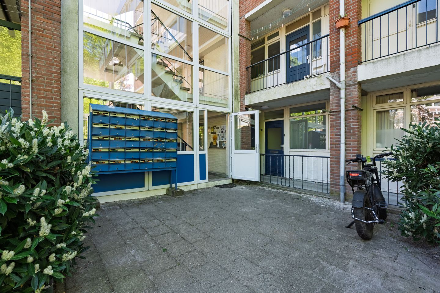 Photo 4 of Van 't Hoffstraat 71