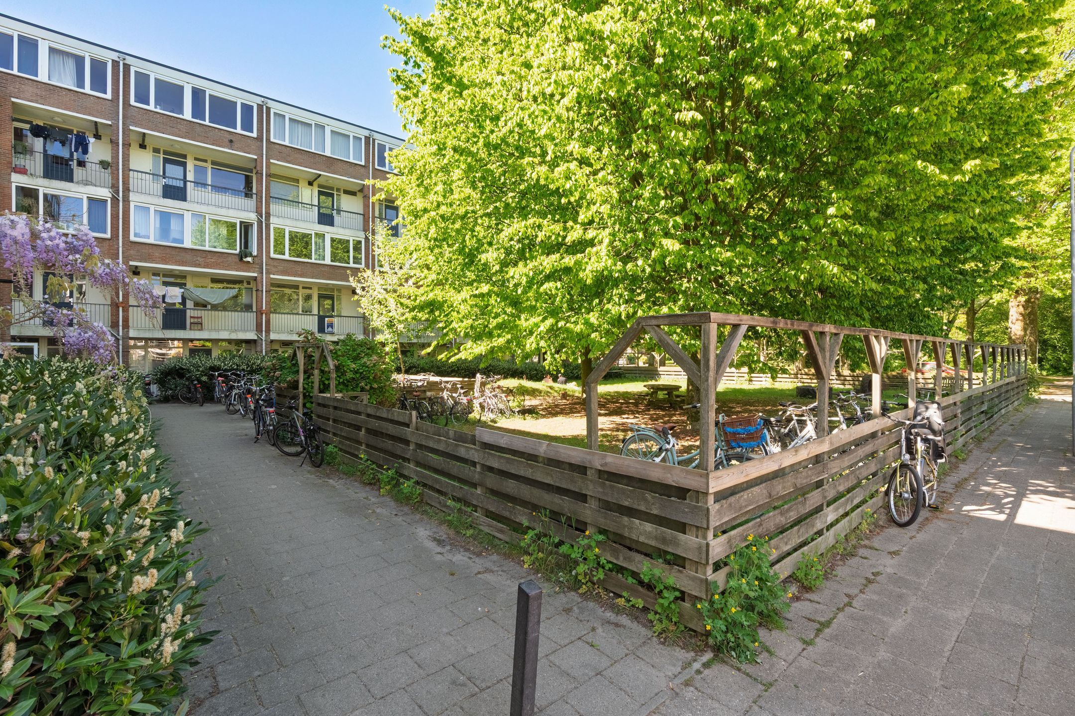 Photo 3 of Van 't Hoffstraat 71