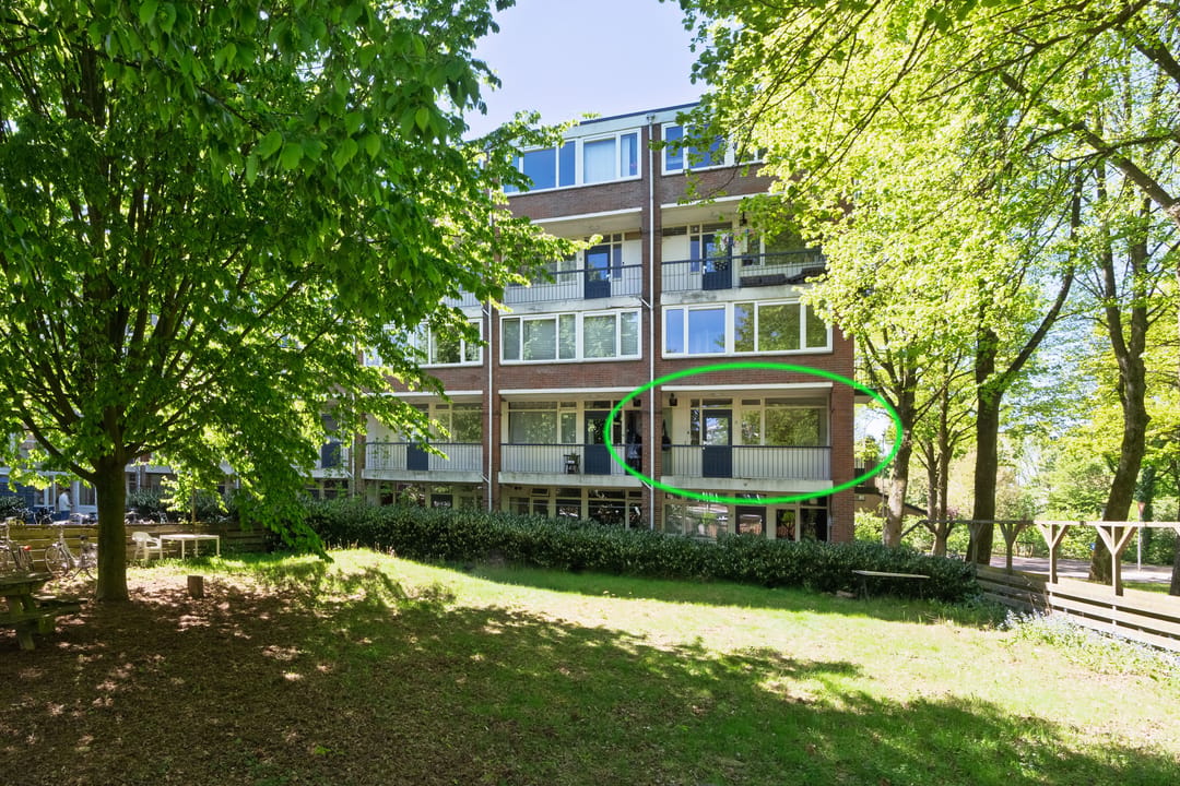 Photo 1 of Van 't Hoffstraat 71