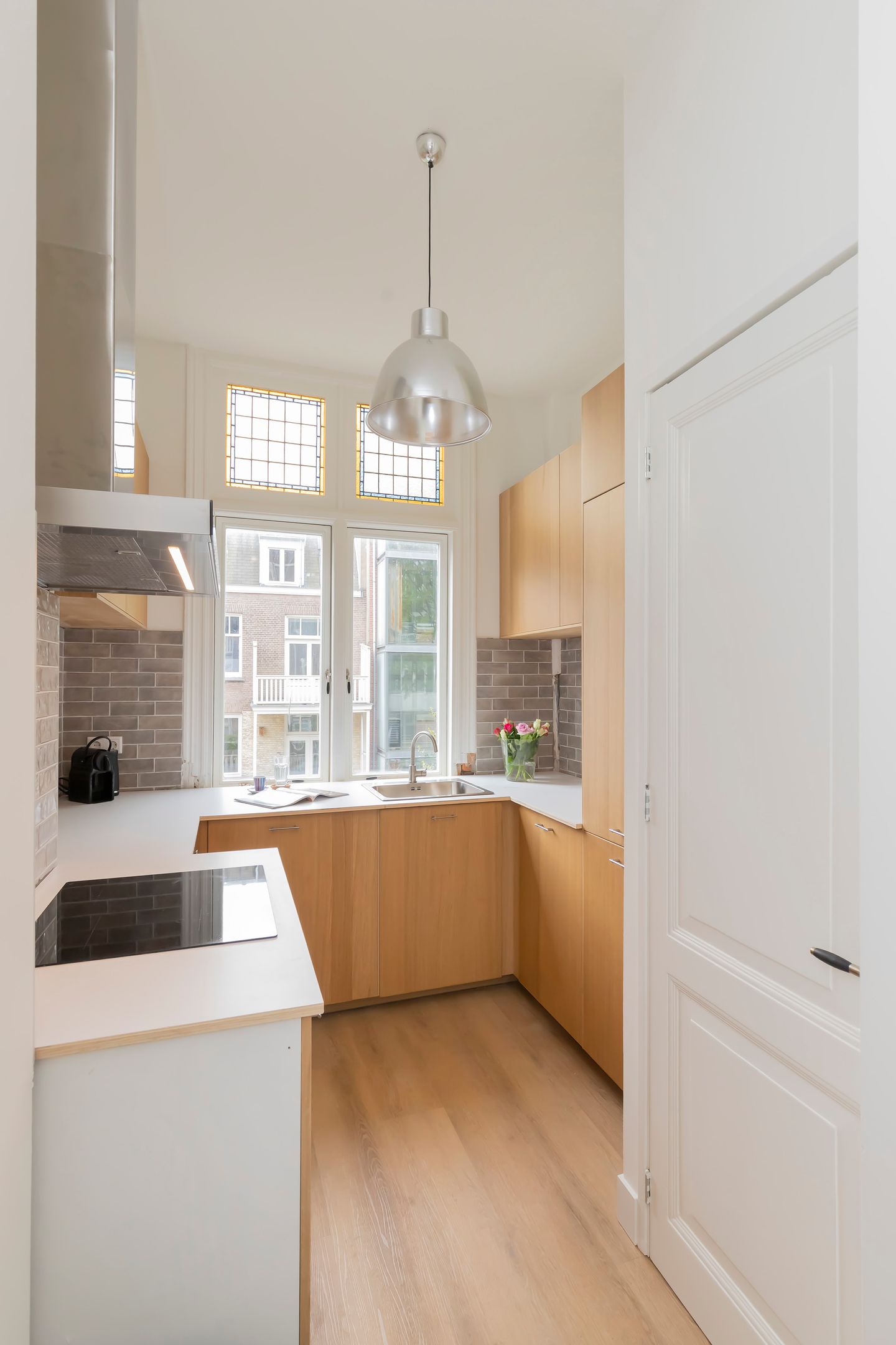 Photo 20 of Frans van Mierisstraat 91-2
