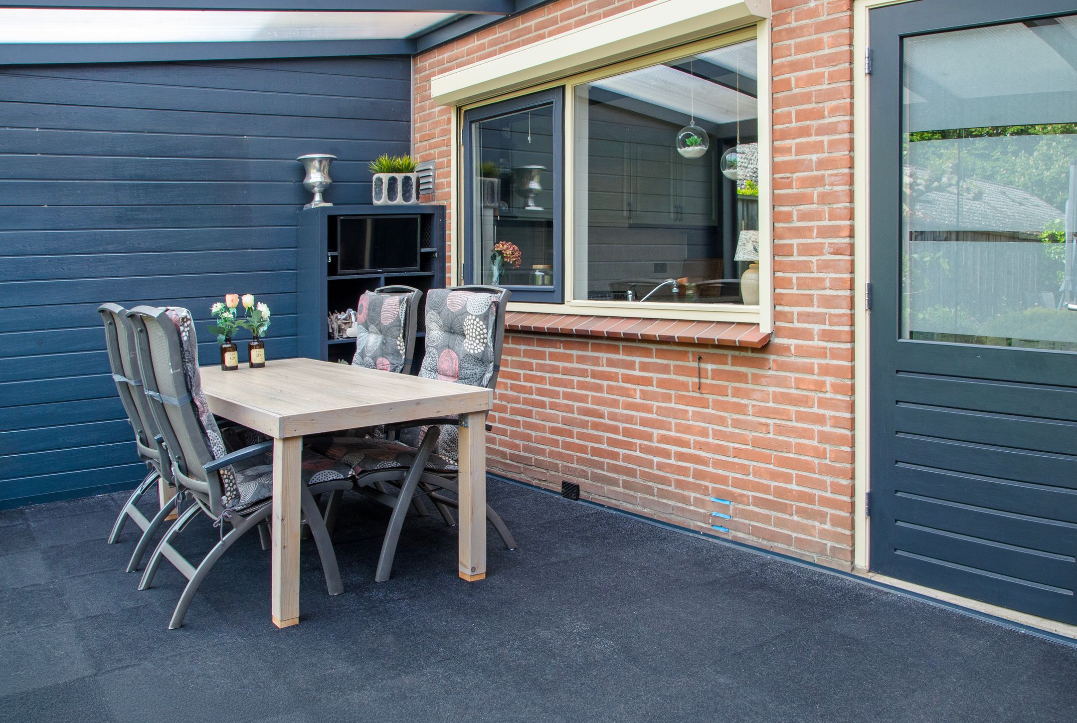 Spacious Family Home with Garage and Sunroom in Gendringen — 24