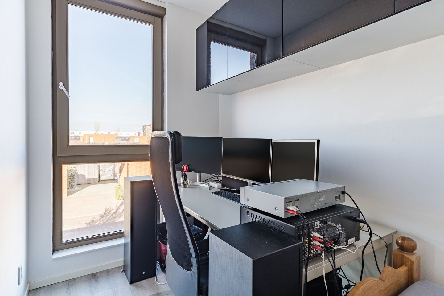 Modern Energy-Efficient Terraced House in Helmond — 25