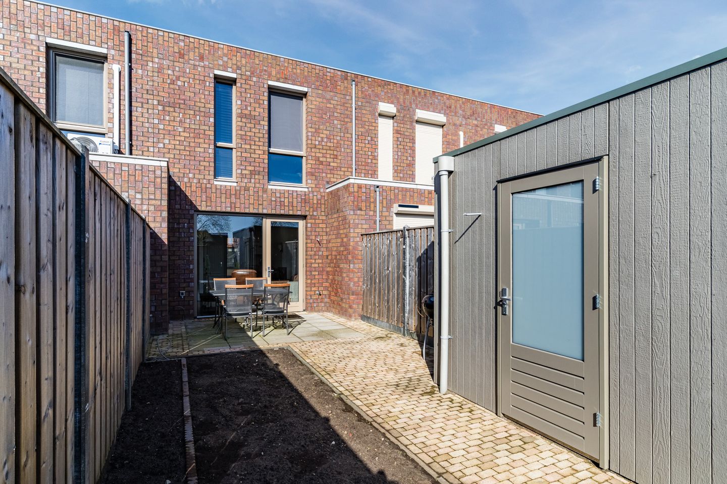 Modern Energy-Efficient Terraced House in Helmond — 35