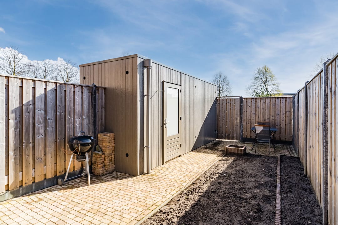 Modern Energy-Efficient Terraced House in Helmond — 32