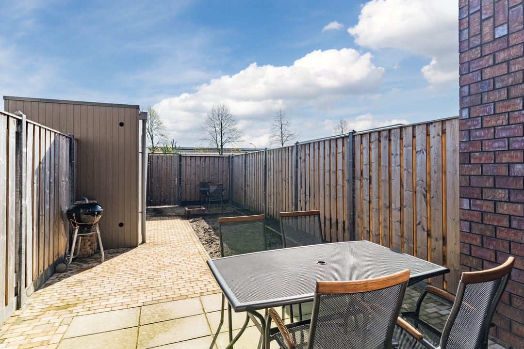 Modern Energy-Efficient Terraced House in Helmond — 31