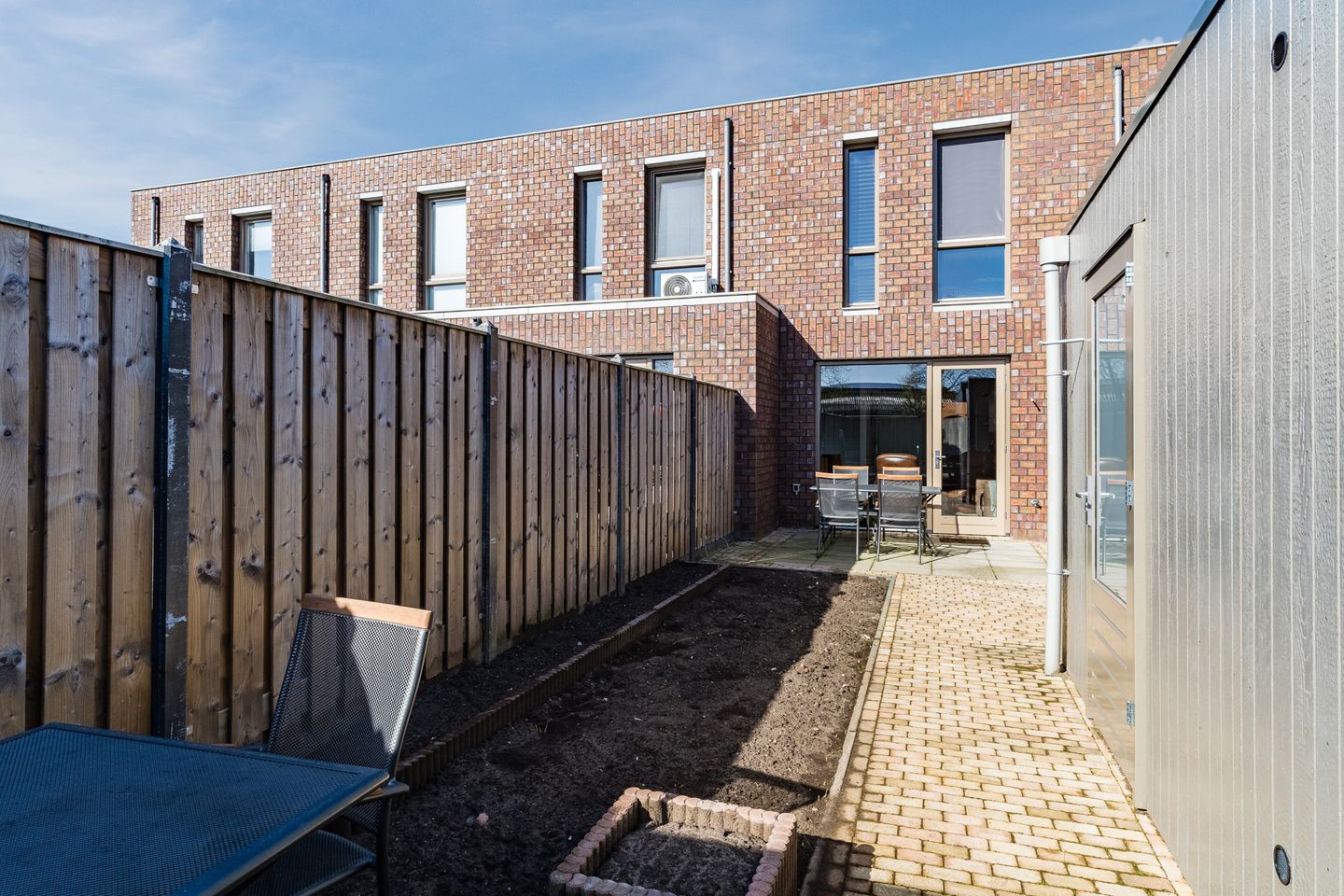 Modern Energy-Efficient Terraced House in Helmond — 34