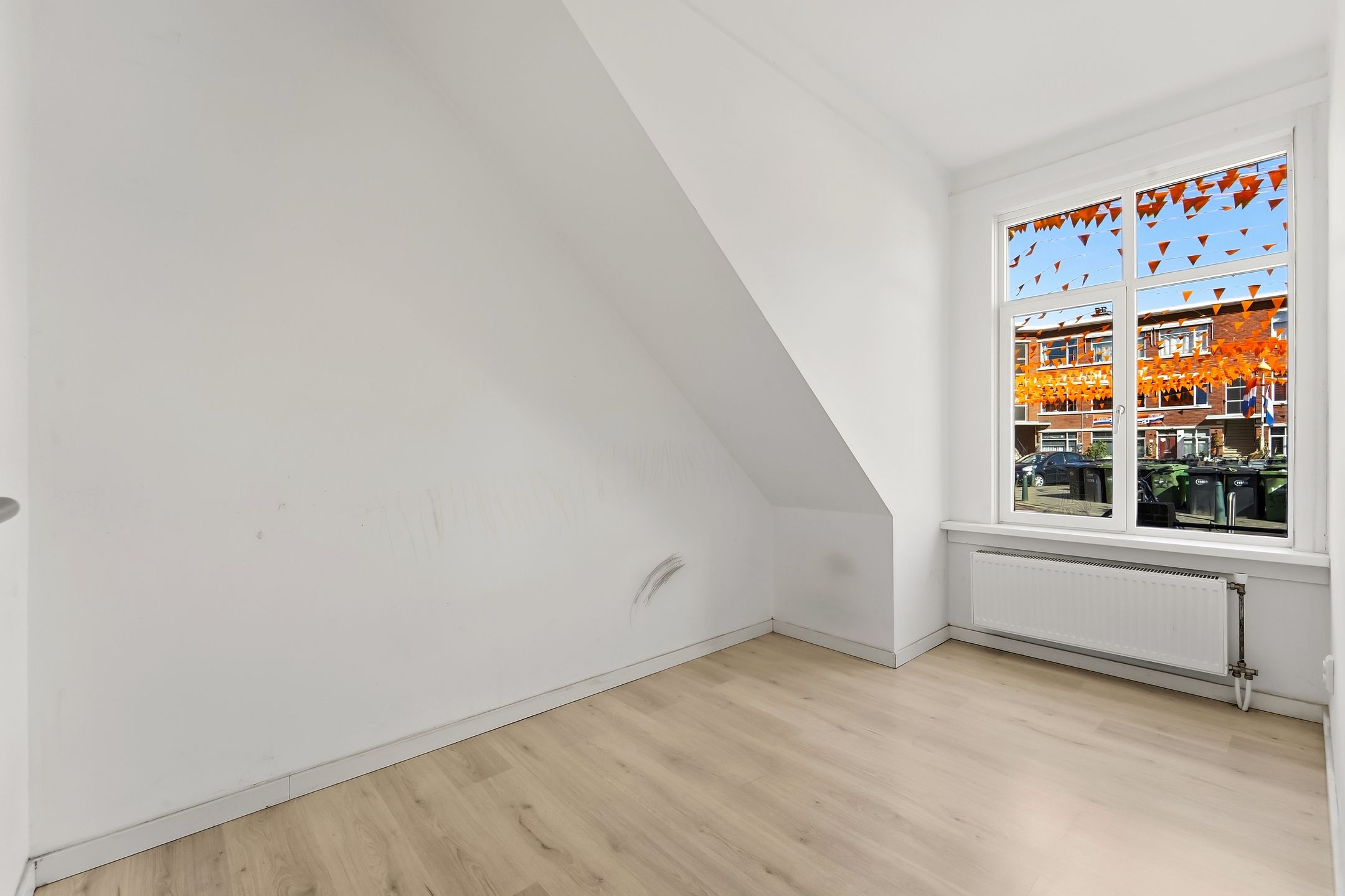 Photo 9 of Damasstraat 345