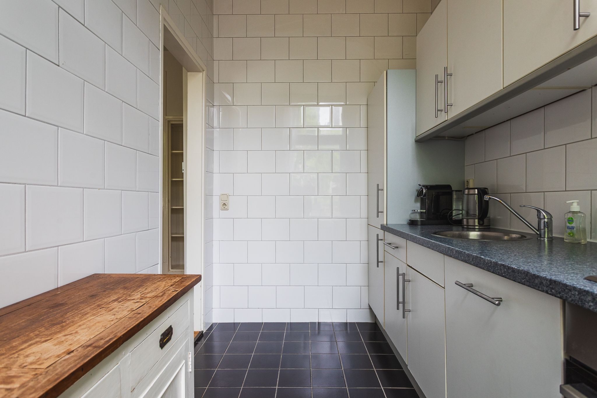 Charming first-floor apartment with private rooftop terrace in prime Statenkwartier — 15