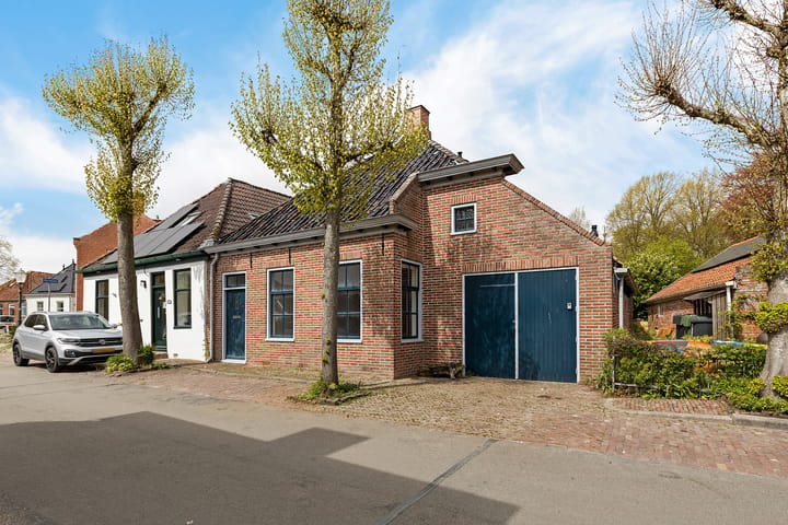 Twee-onder-één-kap te koop: Hoofdweg 22, Godlinze