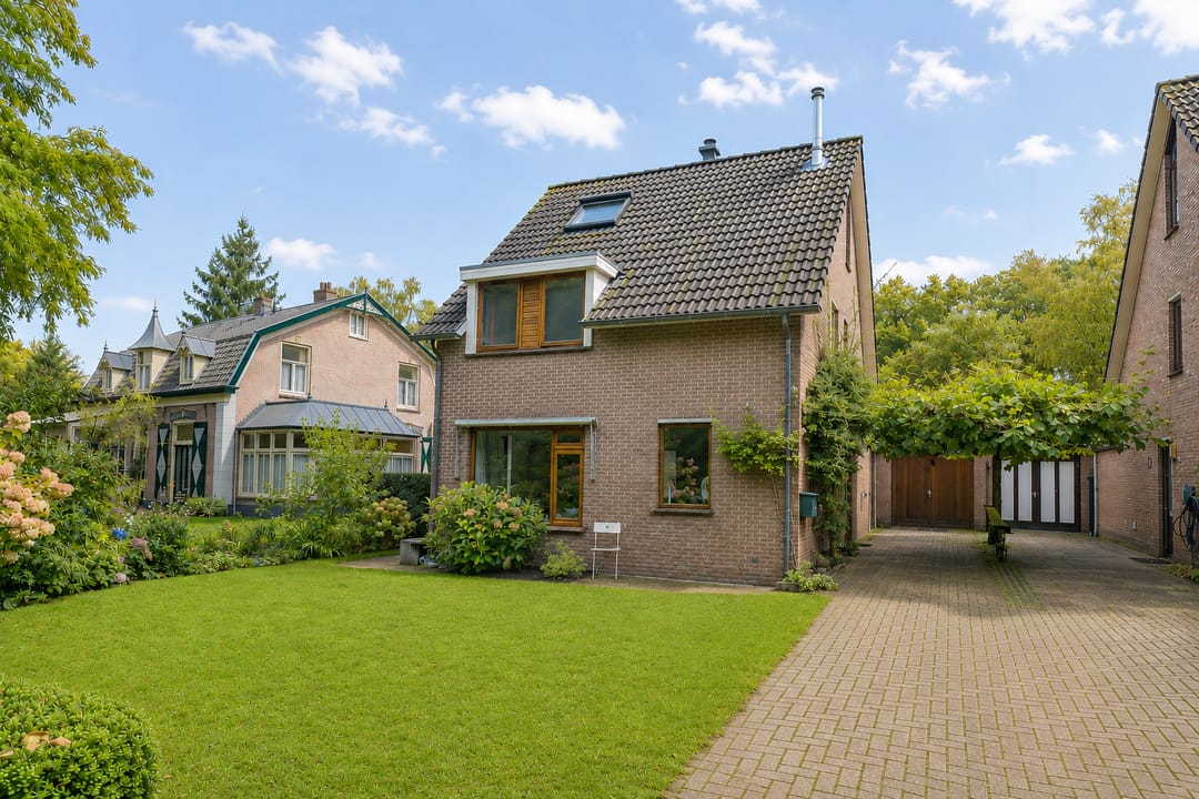 Detached family home at the edge of Moersbergen estate in Doorn