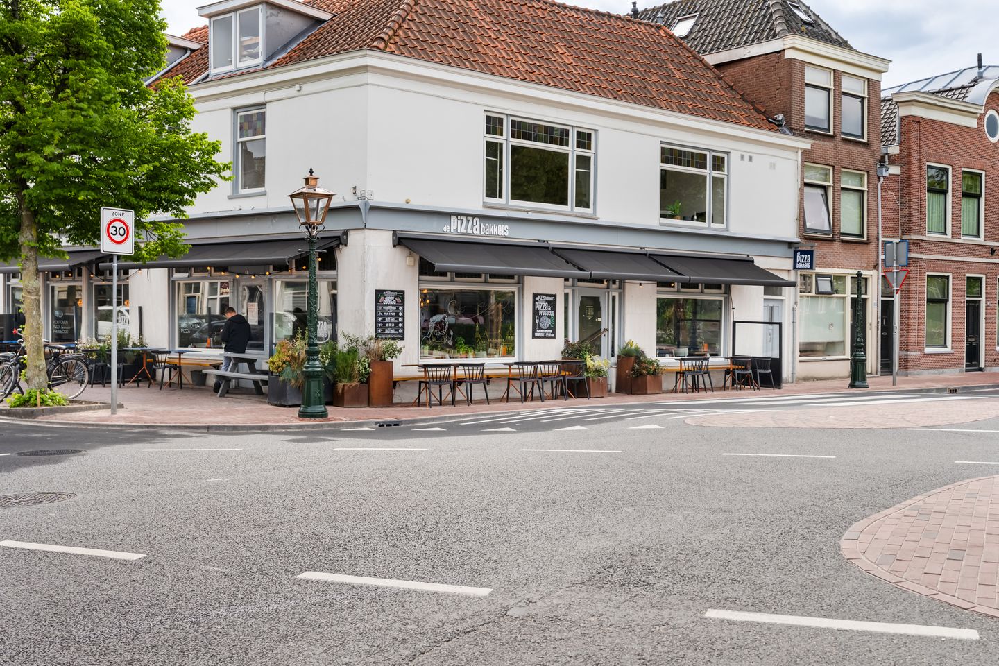 Photo 49 of Zoeterwoudsesingel 4