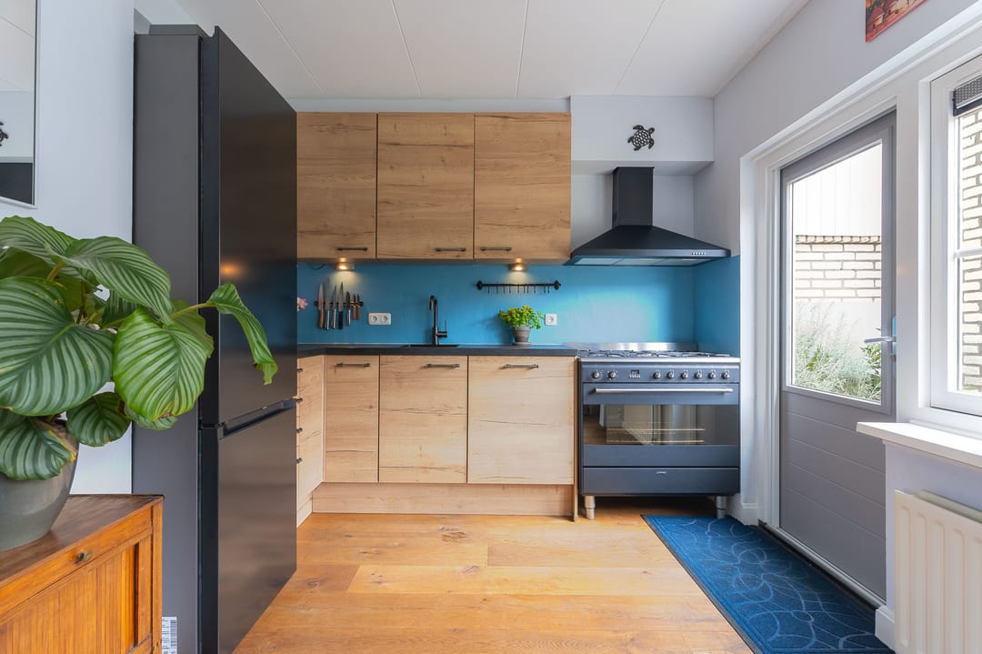 Photo 22 of van Velzenstraat 27