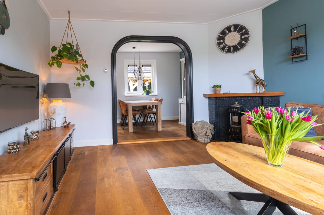 Photo 8 of van Velzenstraat 27