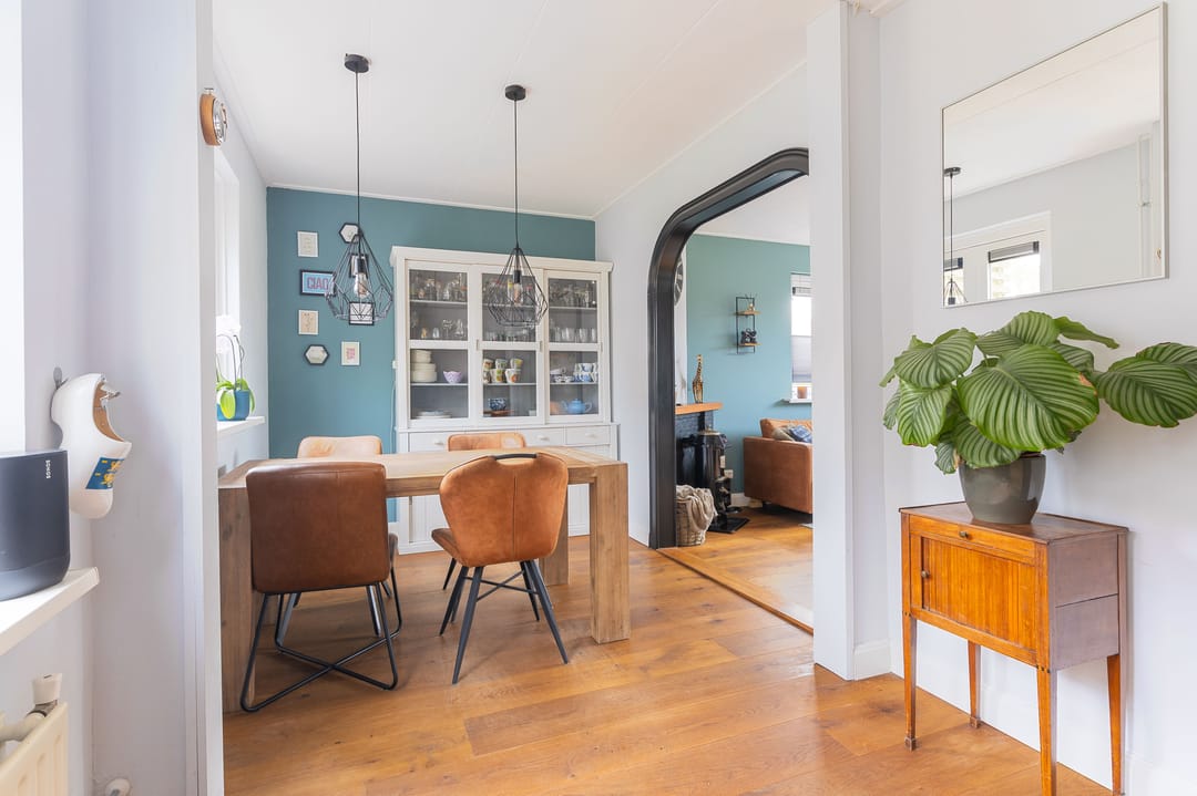 Photo 16 of van Velzenstraat 27