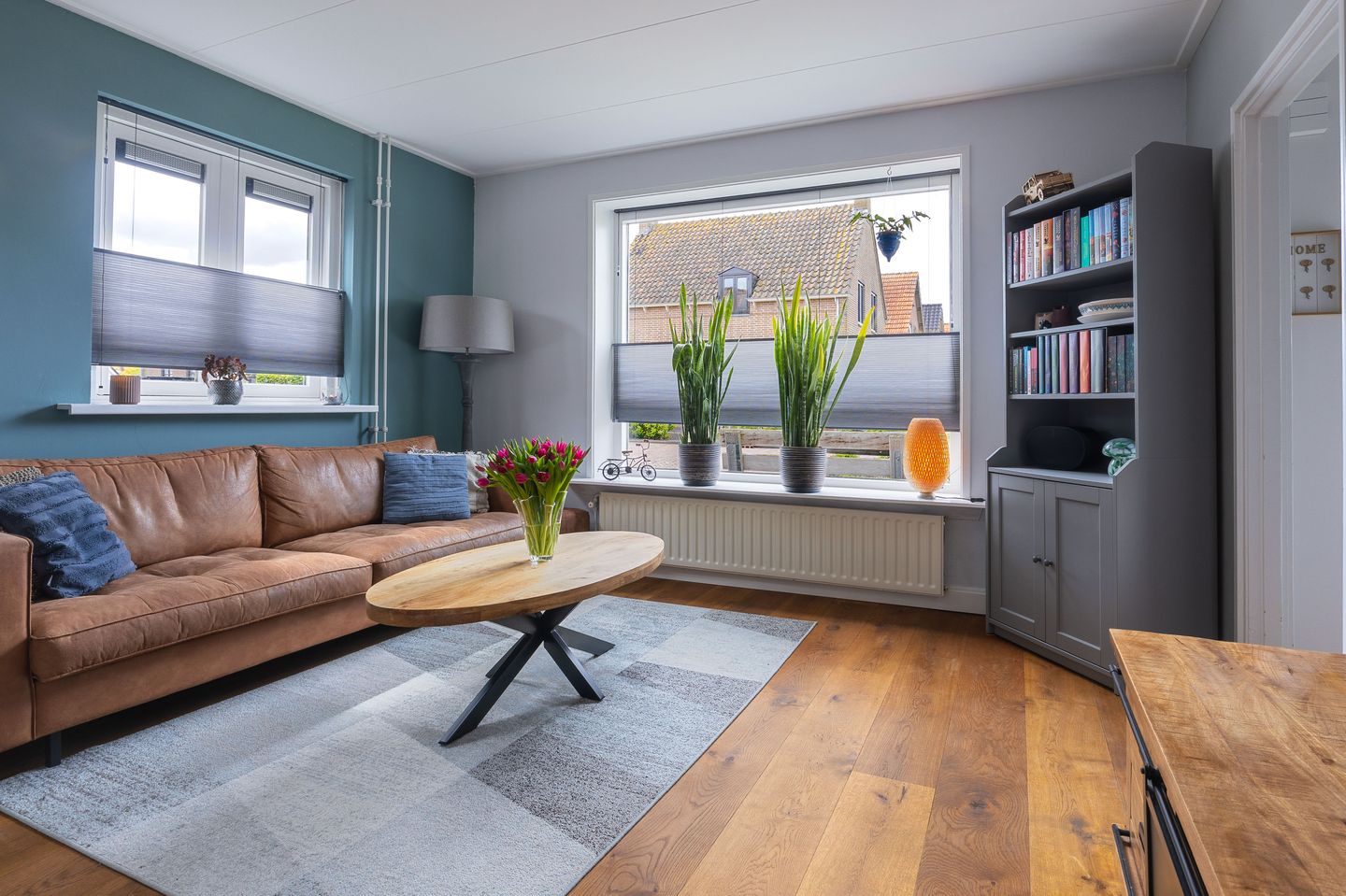 Photo 10 of van Velzenstraat 27