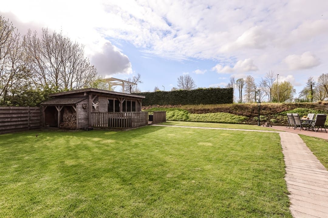 Detached Waterfront Home with Private Dock in Rural Wilnis — 73