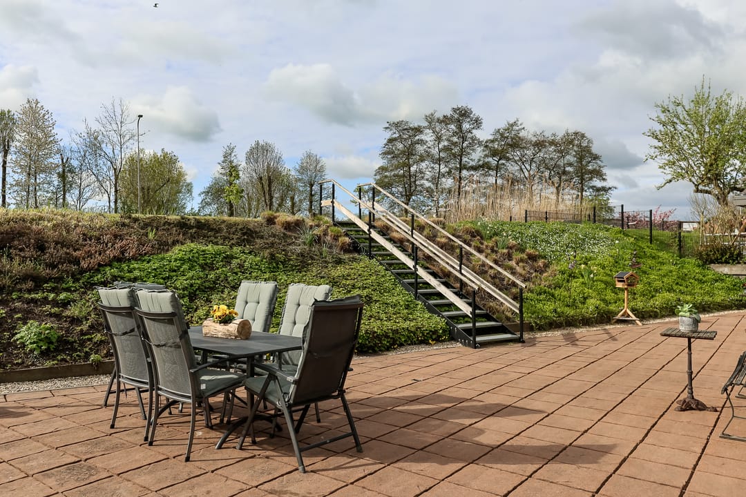 Detached Waterfront Home with Private Dock in Rural Wilnis — 77
