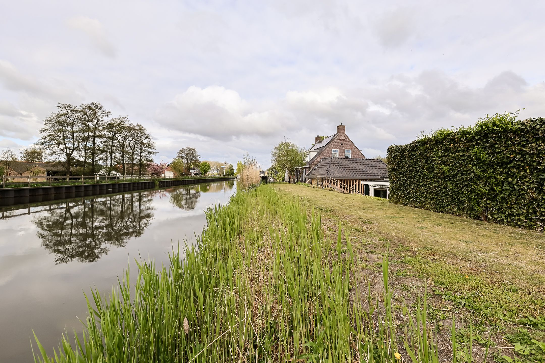 Detached Waterfront Home with Private Dock in Rural Wilnis — 87