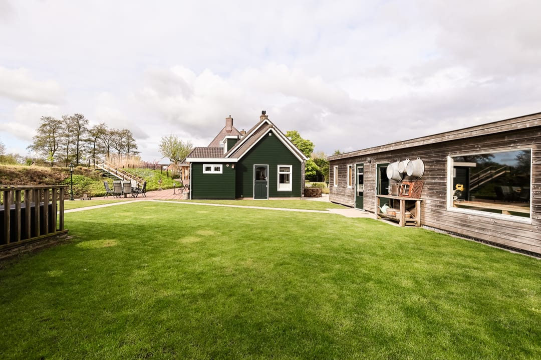 Detached Waterfront Home with Private Dock in Rural Wilnis — 76