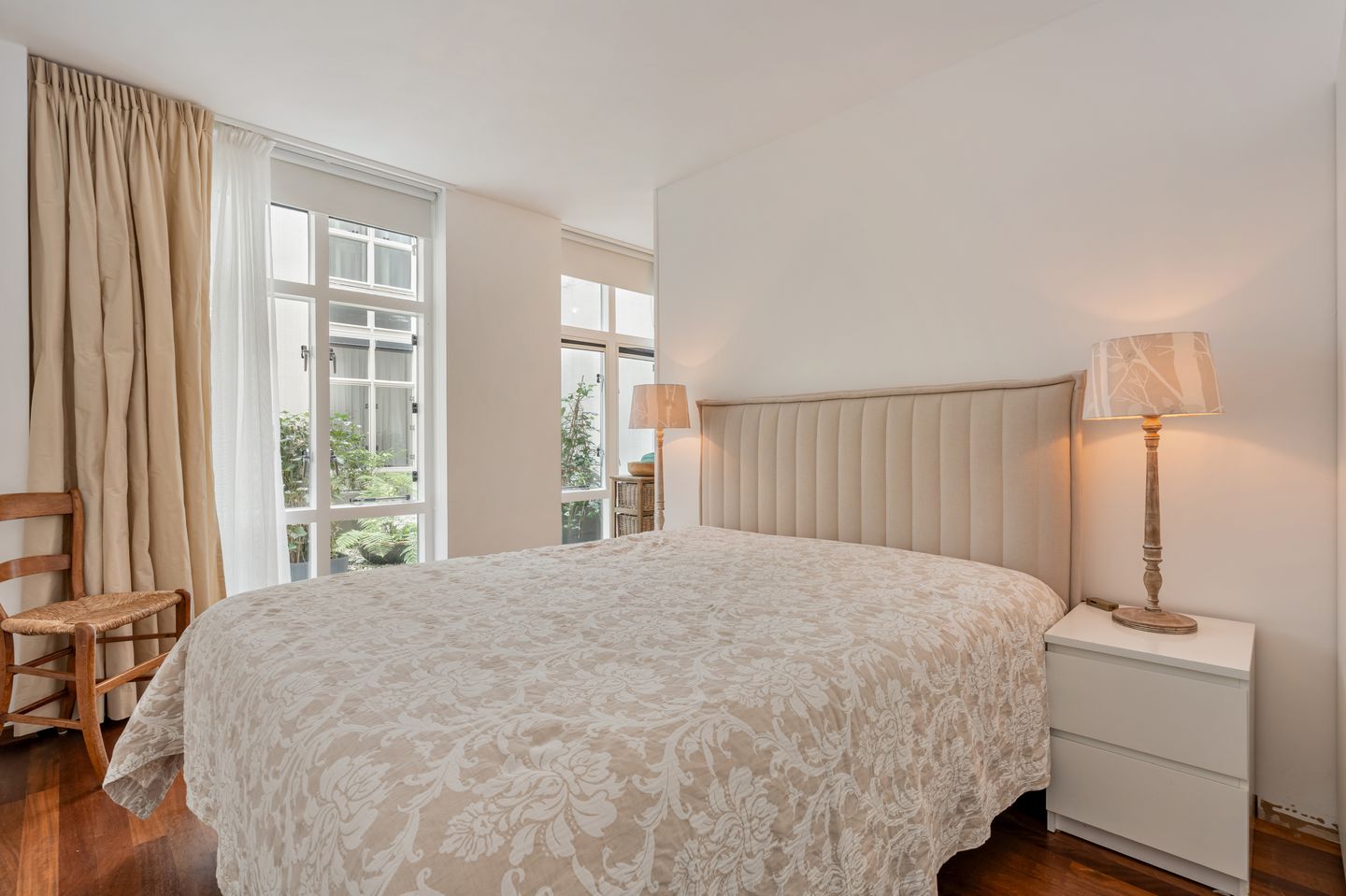 Elegant Canal-Side Apartment with Panoramic Views in the Heart of Amsterdam — 19