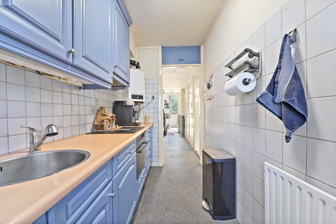 Charming ground-floor apartment with spacious garden in Laakkwartier — 8
