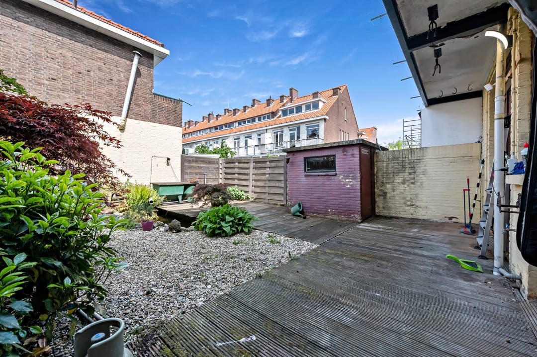 Charming ground-floor apartment with spacious garden in Laakkwartier — 11