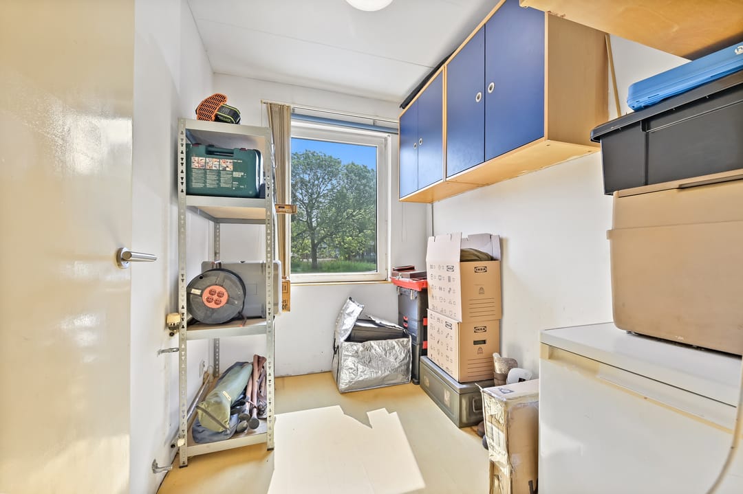 Charming ground-floor apartment with spacious garden in Laakkwartier — 23