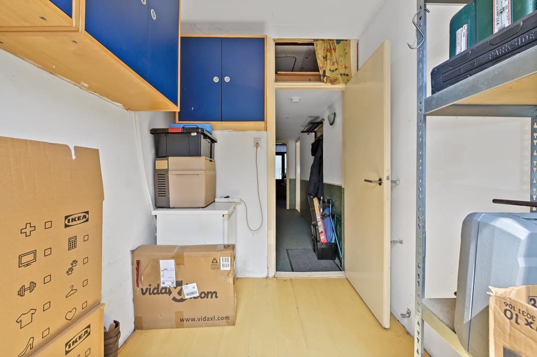Charming ground-floor apartment with spacious garden in Laakkwartier — 22