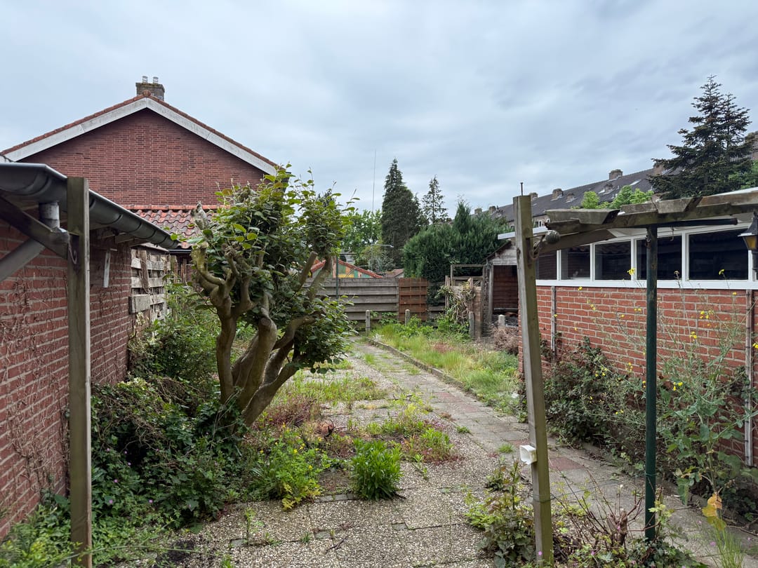 Terraced House with Garden Near Nature in Hilversum Noord — 17