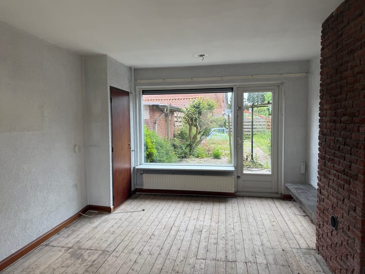 Photo 4 of Verschurestraat 25