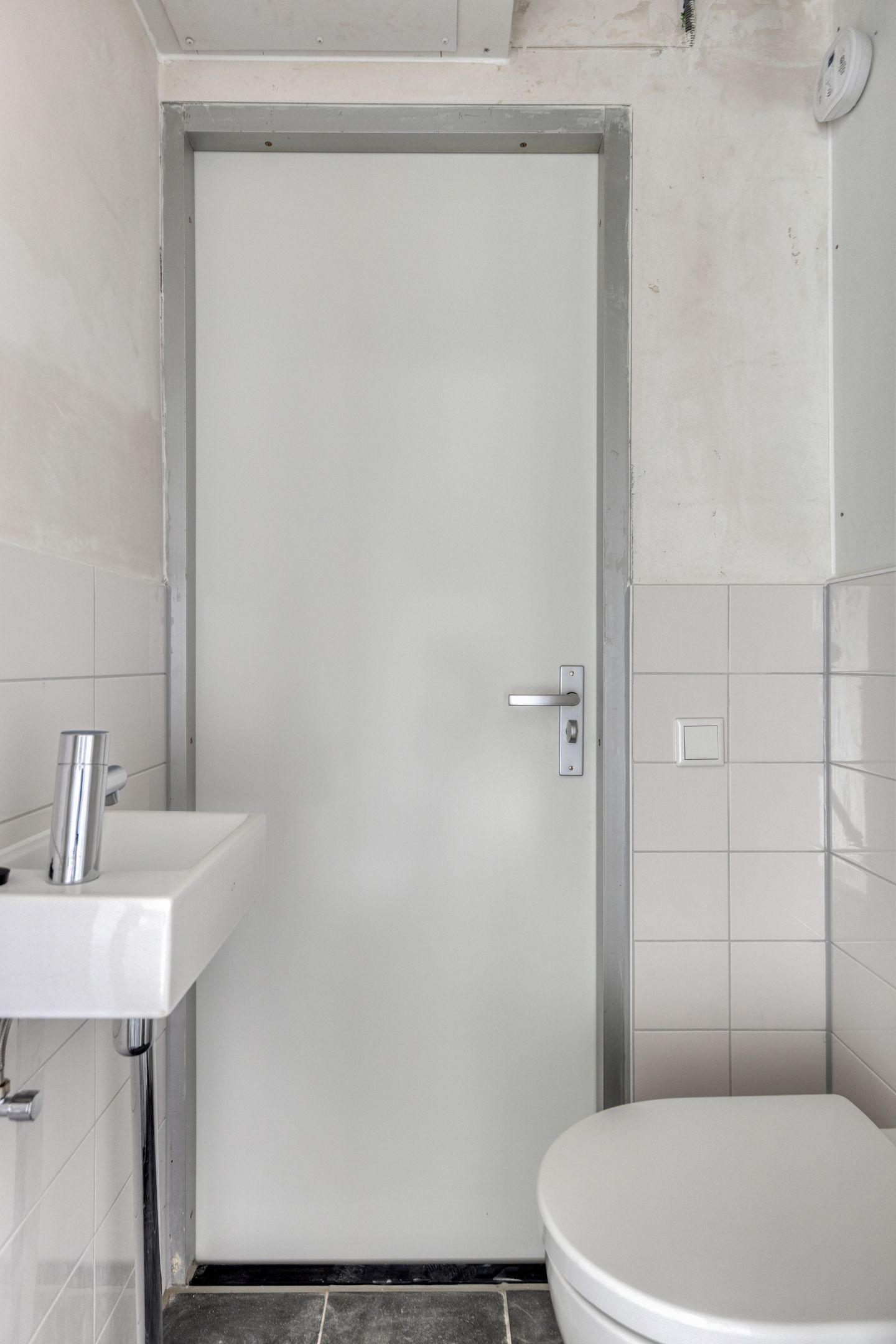 Renovated 3-Room Apartment with Southwest Balcony near Gaasperplas, Amsterdam — 20