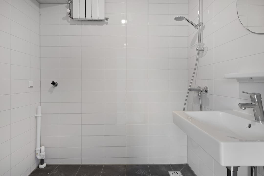Renovated 3-Room Apartment with Southwest Balcony near Gaasperplas, Amsterdam — 16