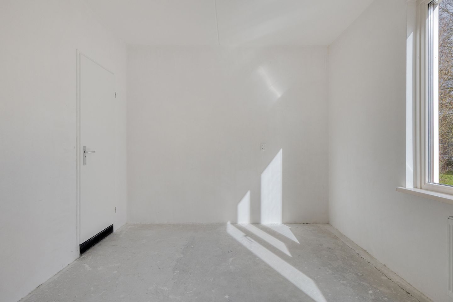 Renovated 3-Room Apartment with Southwest Balcony near Gaasperplas, Amsterdam — 14