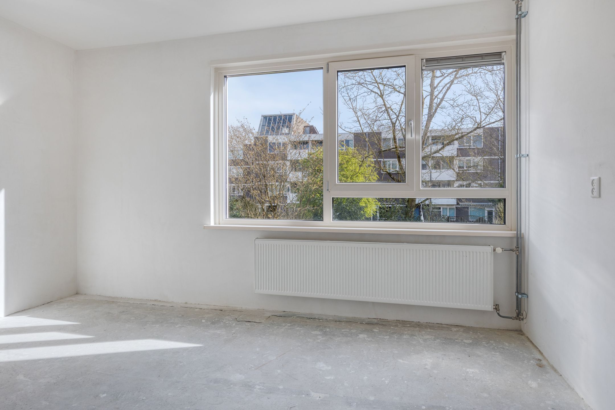 Renovated 3-Room Apartment with Southwest Balcony near Gaasperplas, Amsterdam — 12