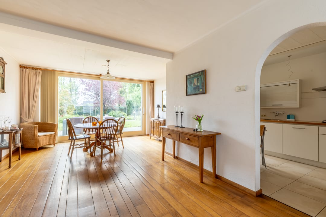 Extended semi-detached house with deep southeast-facing backyard — 17