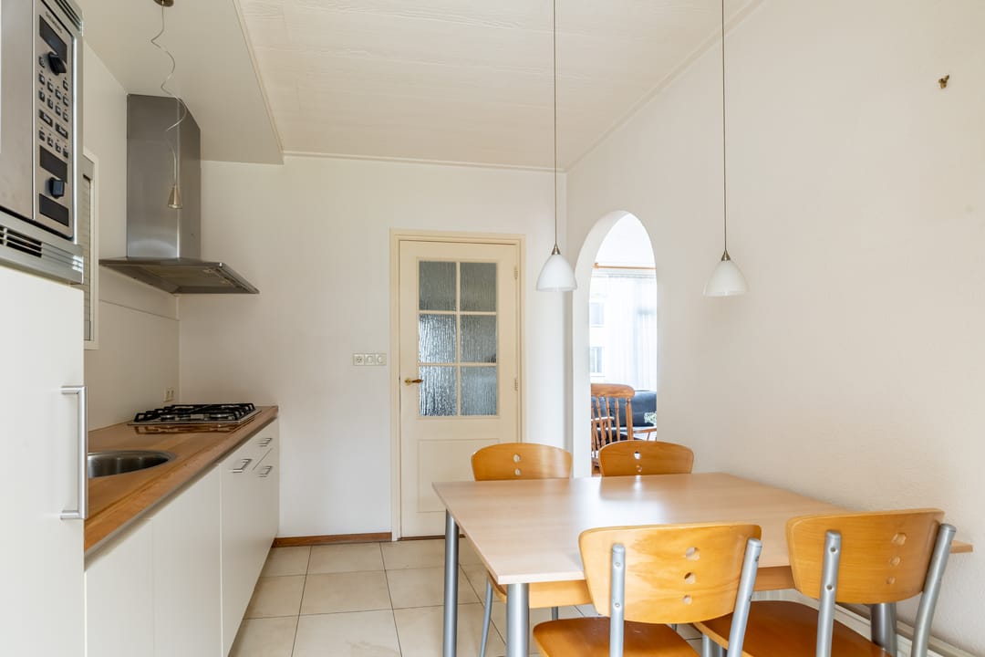 Extended semi-detached house with deep southeast-facing backyard — 13