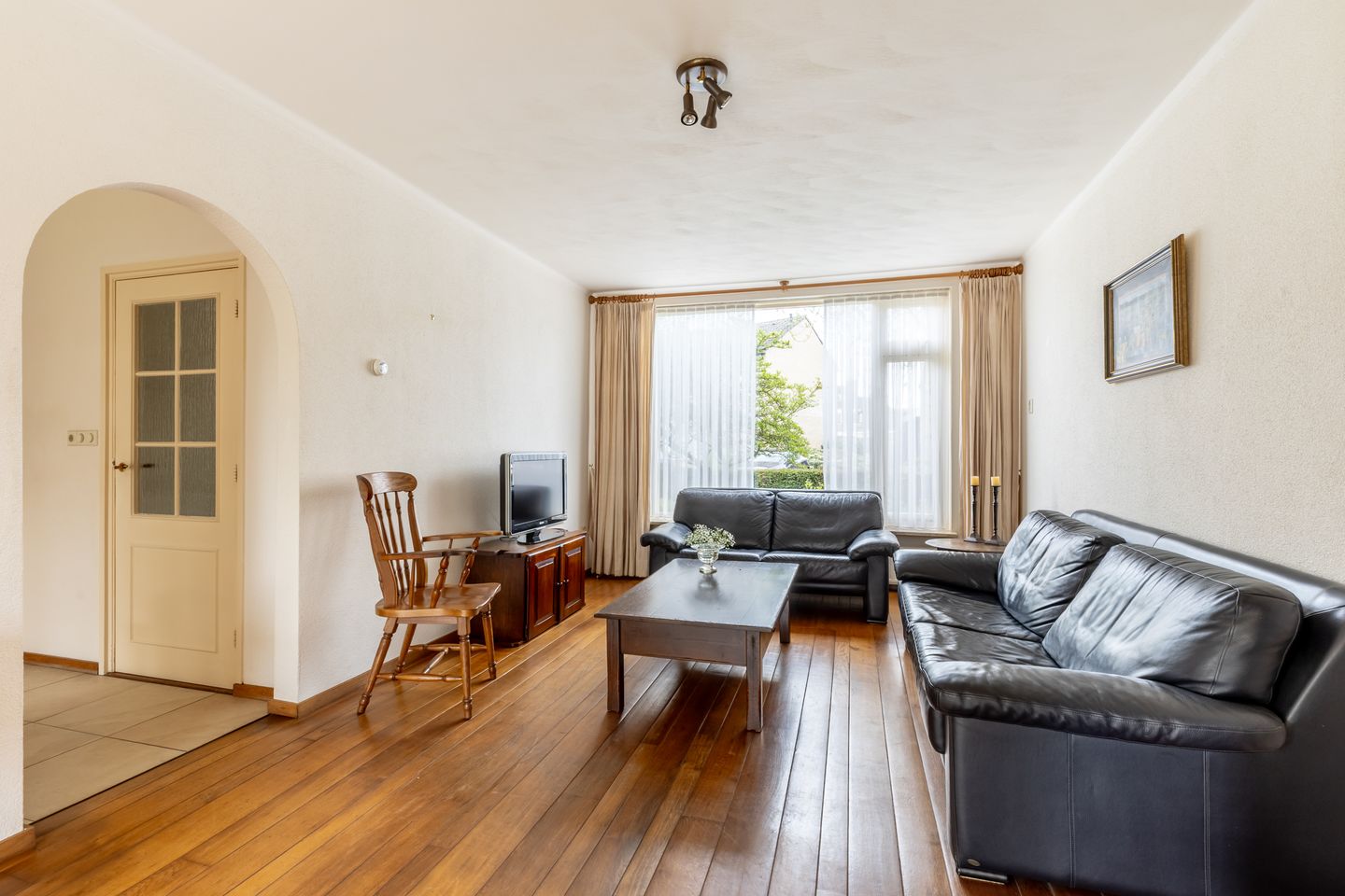 Extended semi-detached house with deep southeast-facing backyard — 14