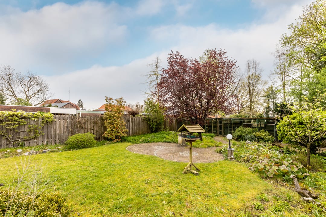 Extended semi-detached house with deep southeast-facing backyard — 31