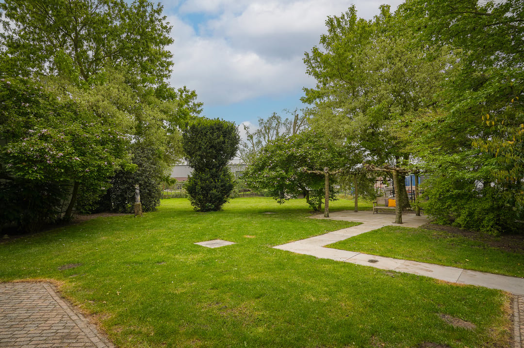 Live-Work Property with Generous Plot in Kerkdriel — 67