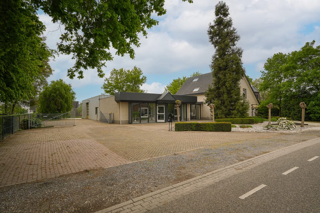Live-Work Property with Generous Plot in Kerkdriel — 82
