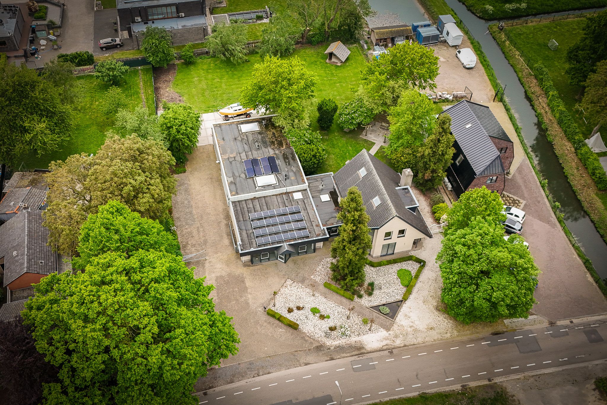 Live-Work Property with Generous Plot in Kerkdriel — 87
