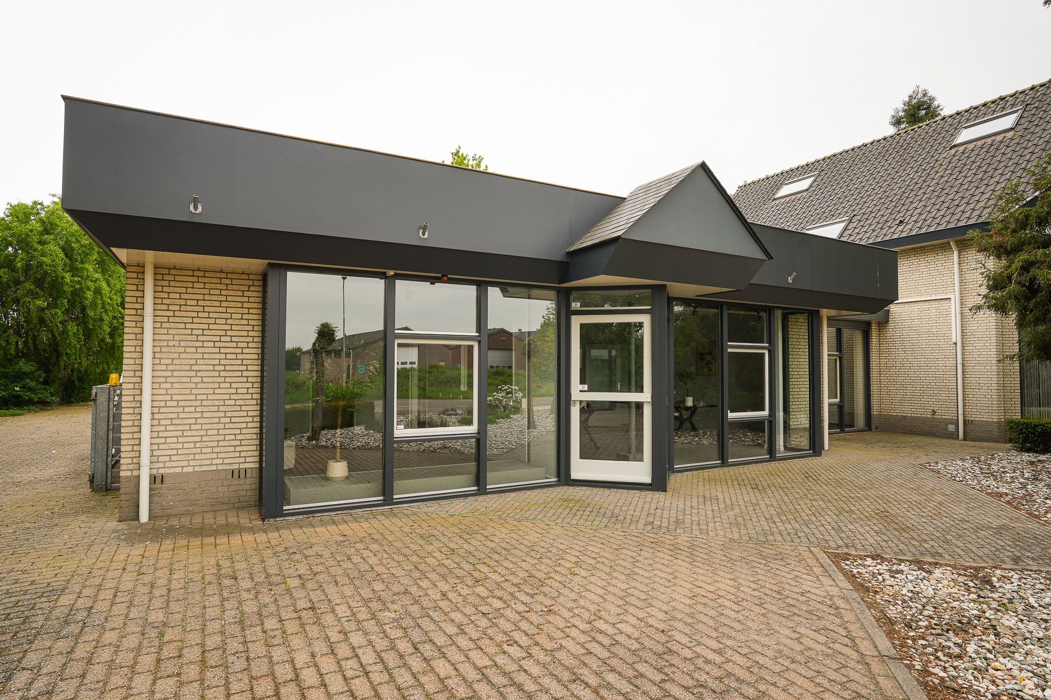 Live-Work Property with Generous Plot in Kerkdriel — 54